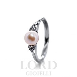 Anello Donna in Oro Bianco con Perla 6mm con Diamanti 0,09 - Davite & Delucchi