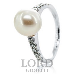 Anello Donna in Oro Bianco con Perla 8.5/9mm e Diamanti ct. 0.39 G VS- Giorgio Visconti